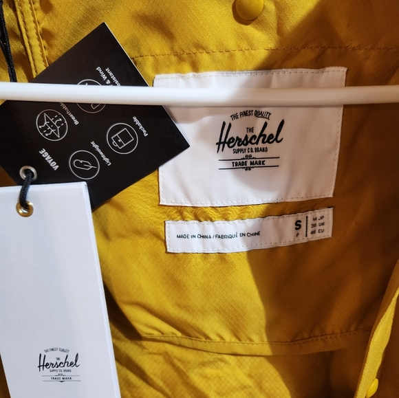 Herschel Voyage Coach Windbreaker Jacket Snap Button Closure Yellow Small - Picture 8 of 9